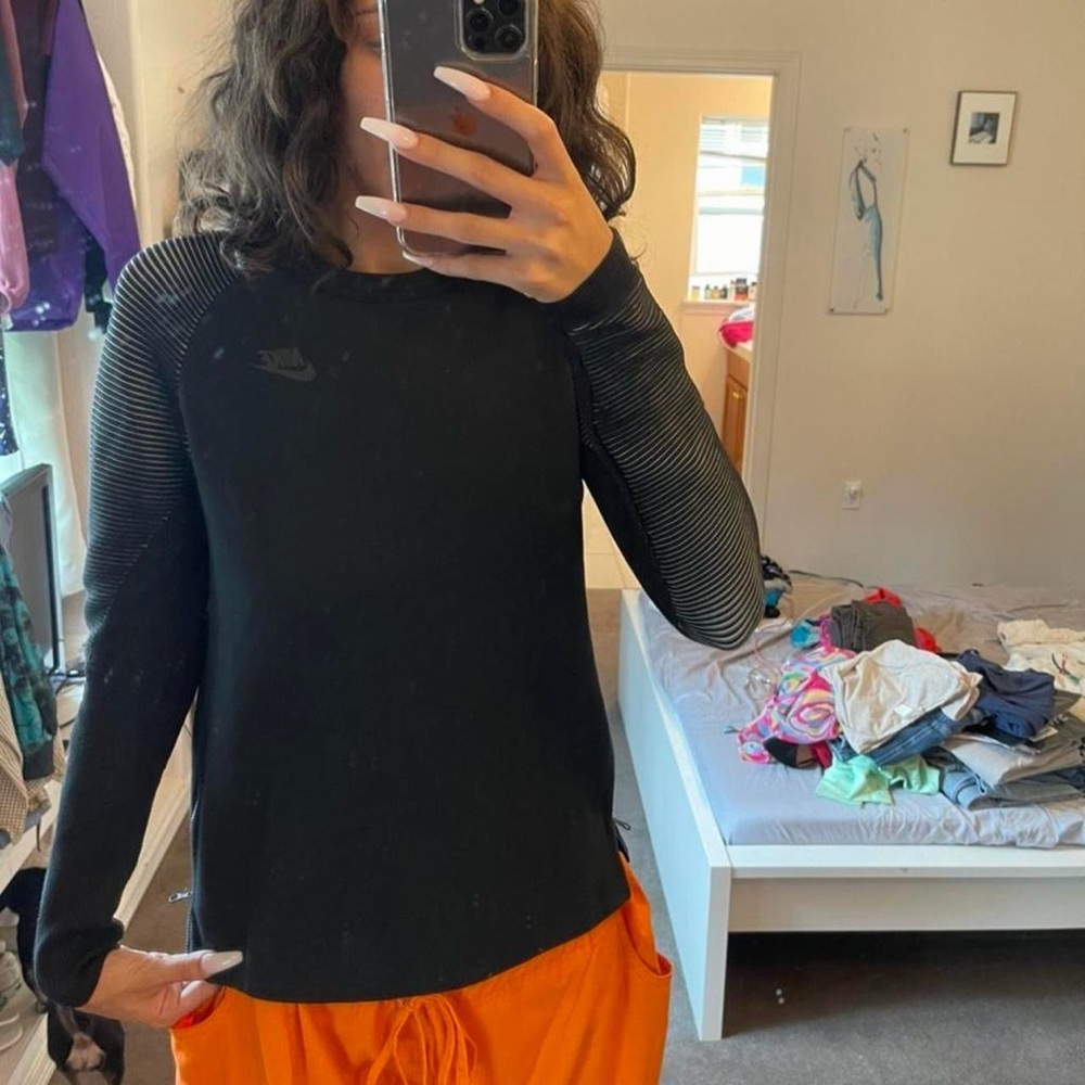 Nike Women's Black Crewneck